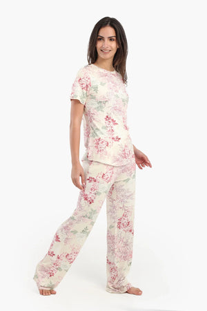 Short-sleeved satin pajamas with a floral print