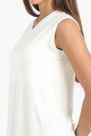 V-neck sleeveless T-shirt