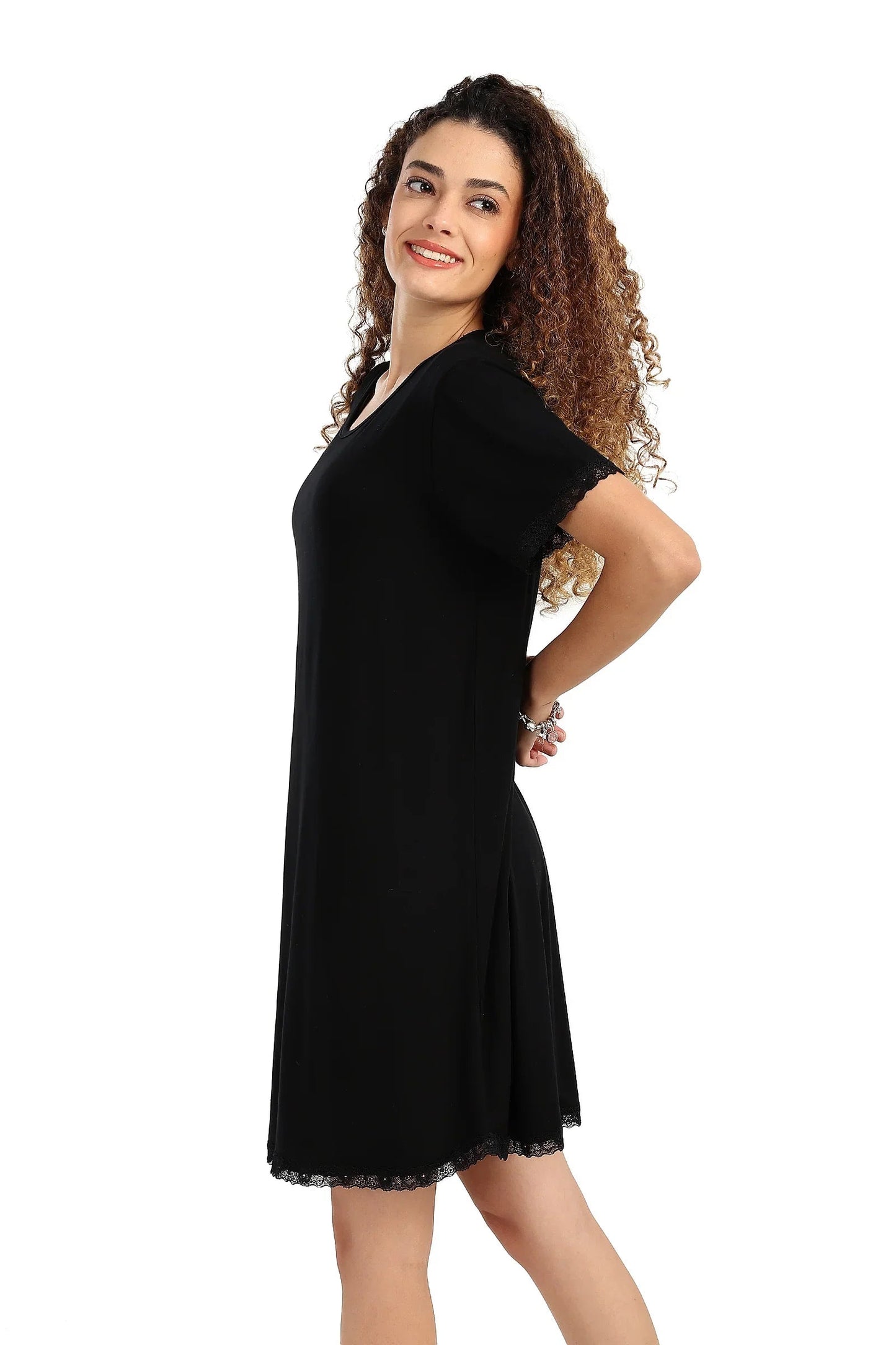 قميص نوم مزين بالدانتيل - Carinasaudi.com