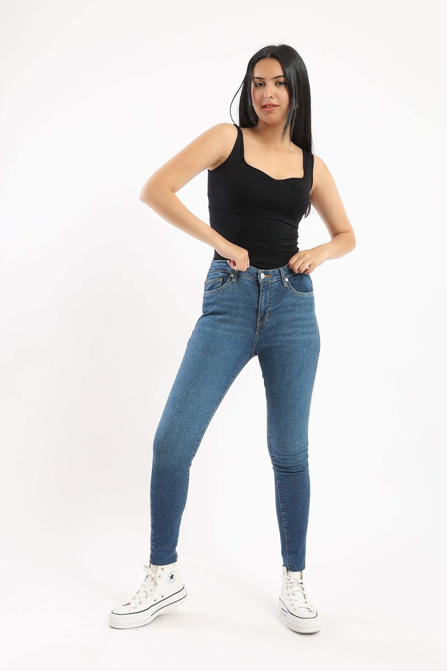 بلوزة بدون أكمام برقبة على شكل قلب - Carinasaudi.com