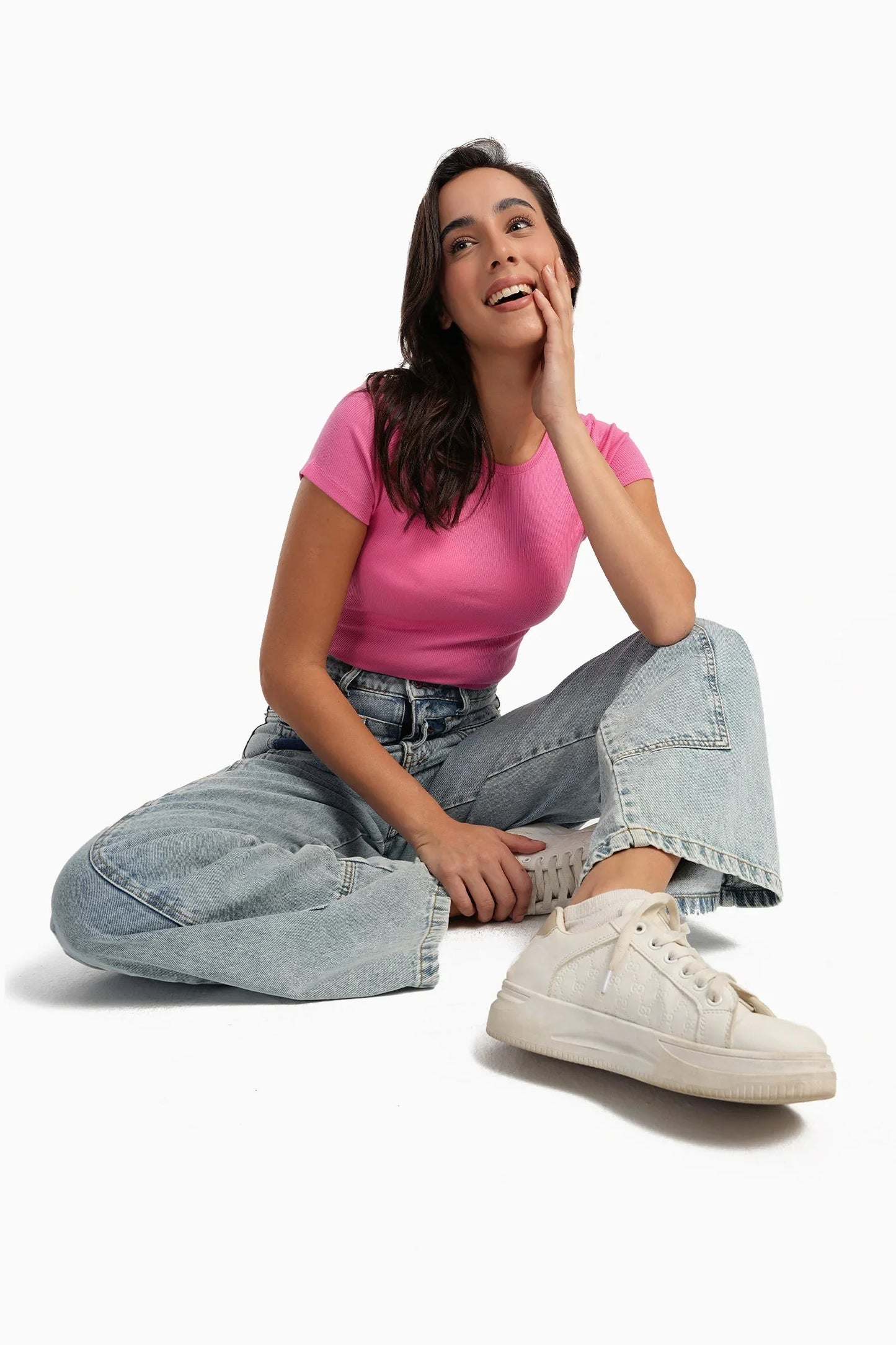 بلوزة بأكمام قصيرة برقبة دائرية - Carinasaudi.com