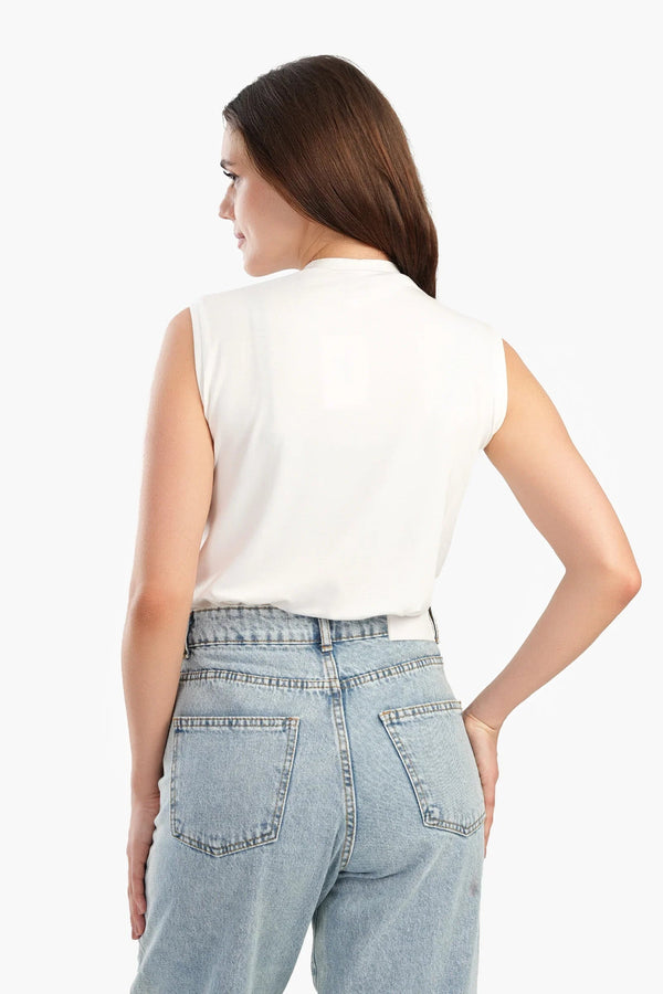 Long sleeveless blouse