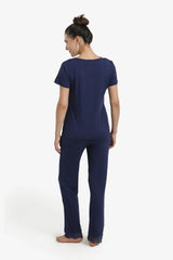 طقم بيجامة بحواف دانتيل