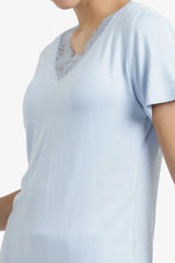 طقم بيجامة بحواف دانتيل