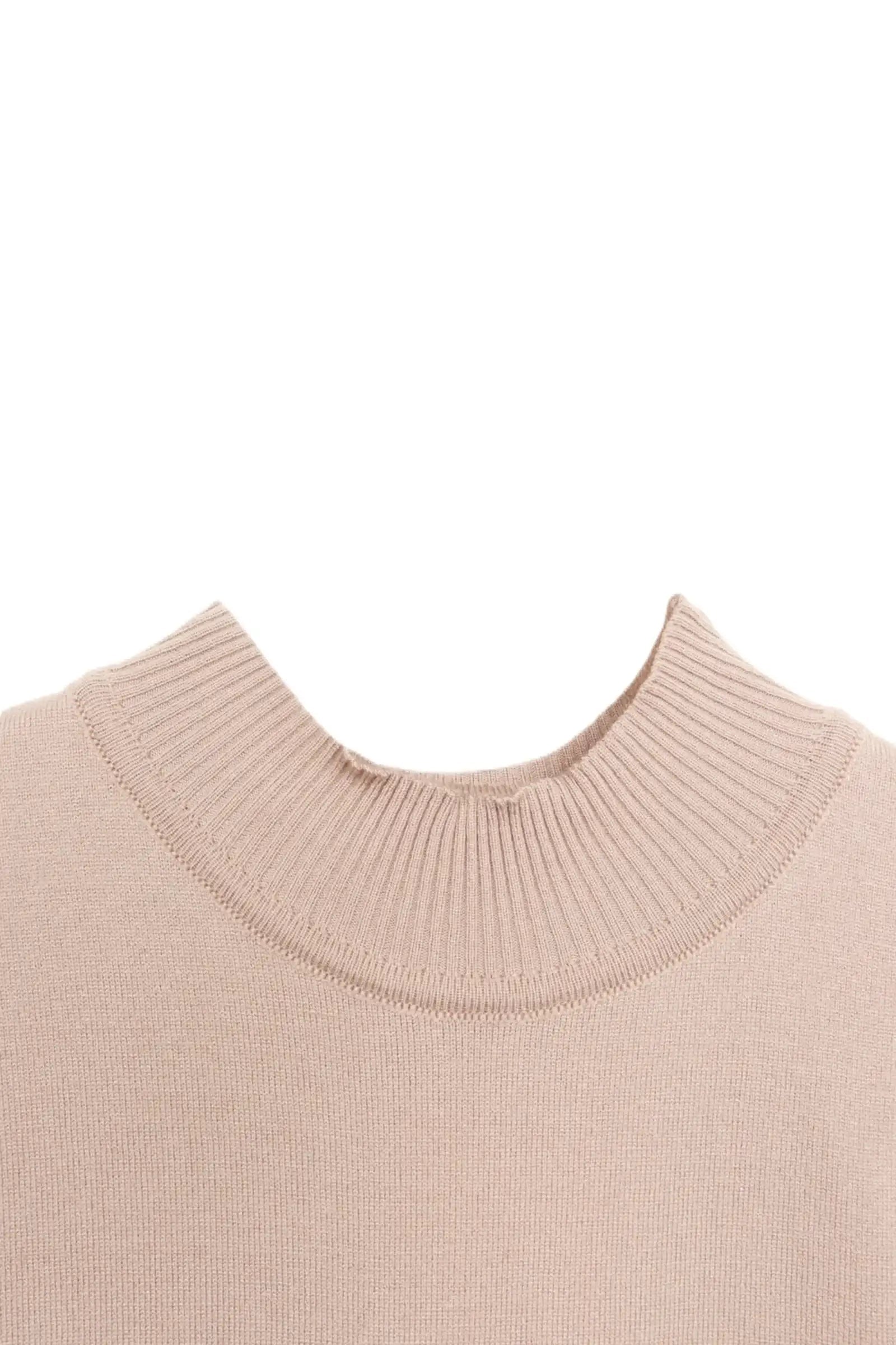 بلوفر بدون أكمام ورقبة عالية