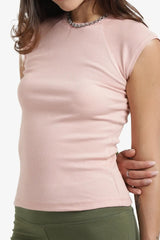 بلوزة بأكمام كاب مضلعة