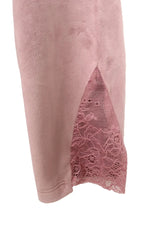 v طقم بيجامة برقبة على شكل حرف