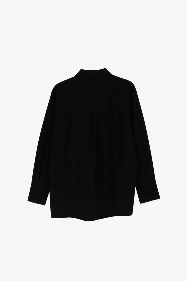 Comfortable shirt with a classic collar