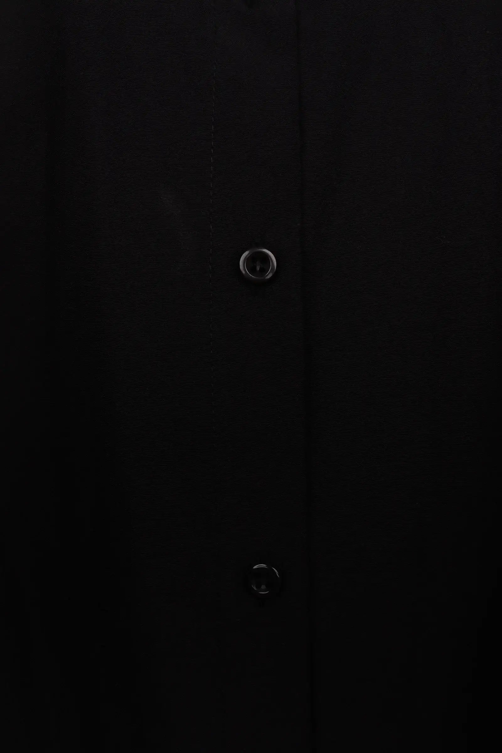 قميص مريح بياقة كلاسيكية