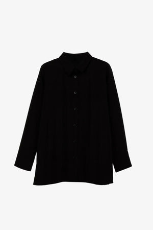 Comfortable shirt with a classic collar
