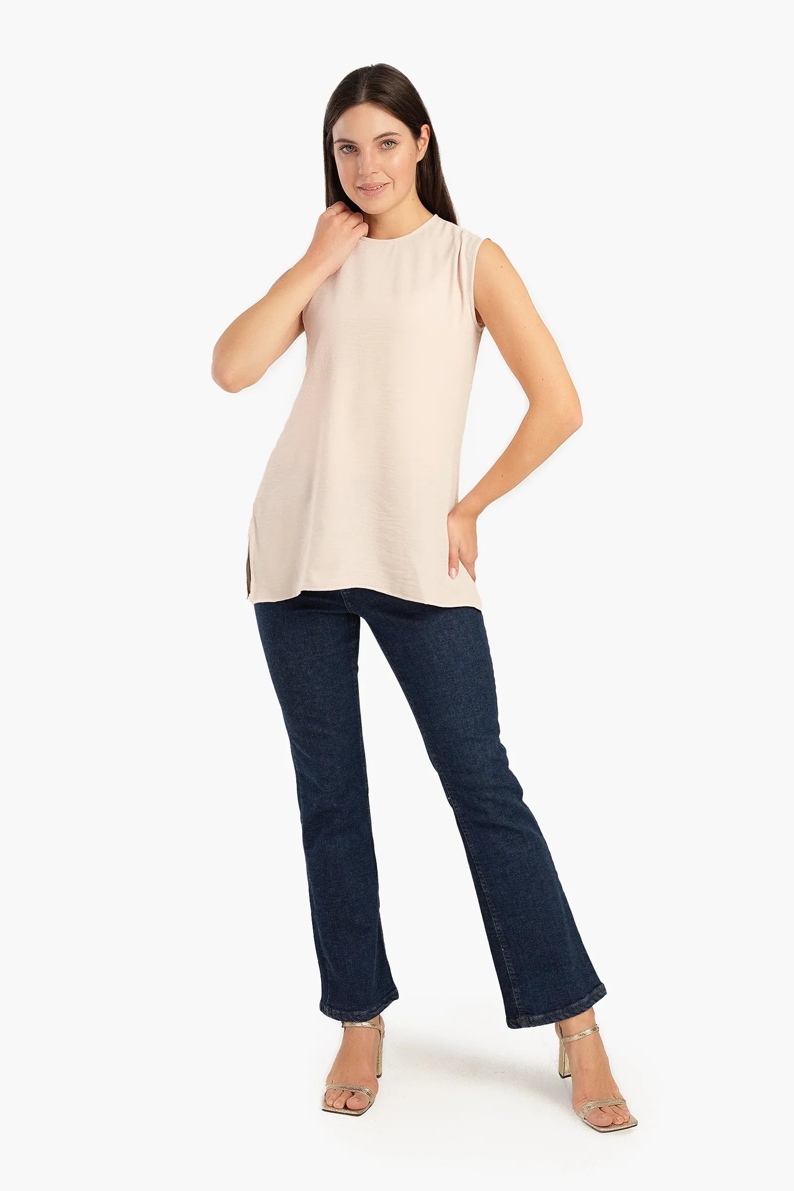 بلوزة طويلة بدون اكمام بفتحة جانبية - Carinasaudi.com