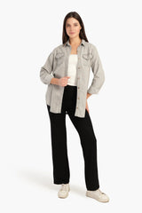 قميص جينز بجيوب امامية - Carinasaudi.com