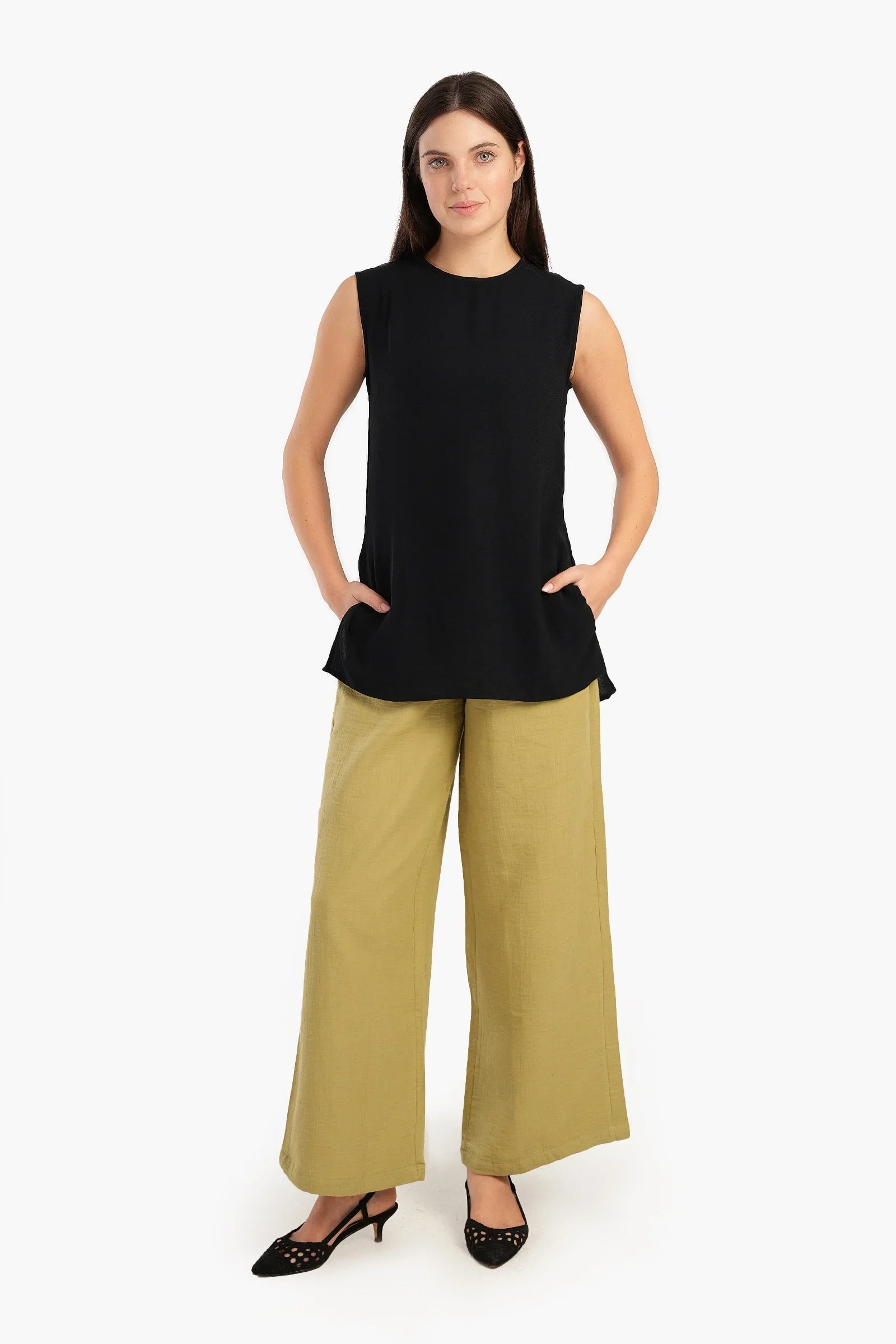 بلوزة طويلة بدون اكمام بفتحة جانبية - Carinasaudi.com