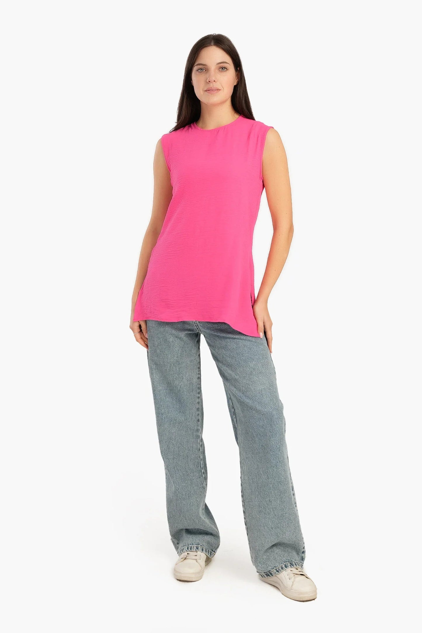 بلوزة طويلة بدون اكمام بفتحة جانبية - Carinasaudi.com