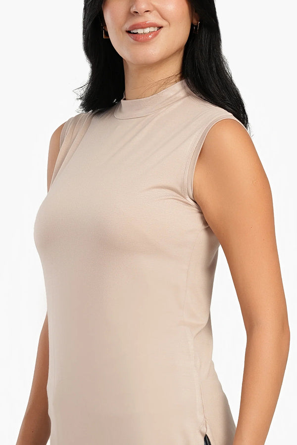 Long sleeveless blouse