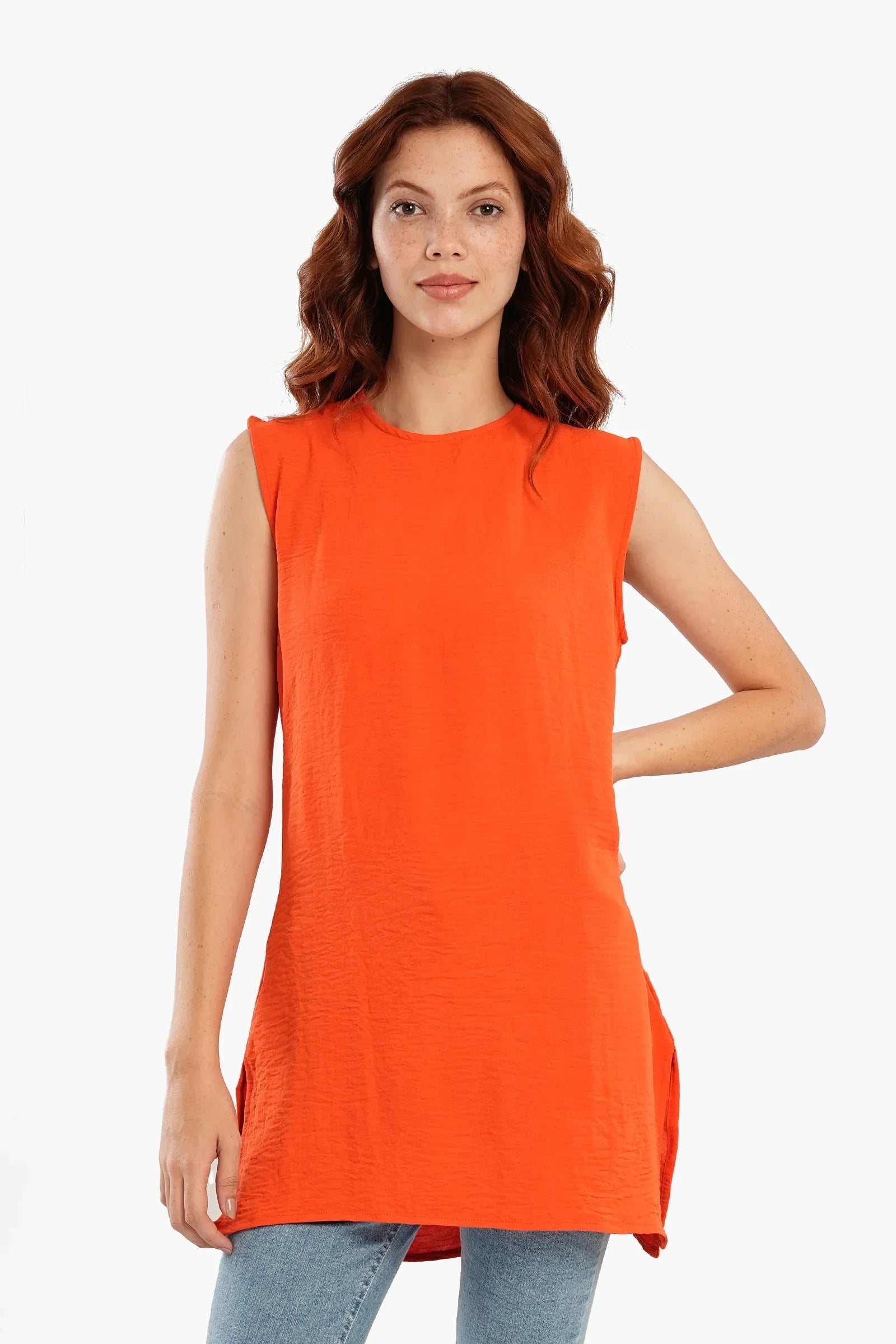 بلوزة طويلة بدون اكمام برقبة دائرية - Carinasaudi.com