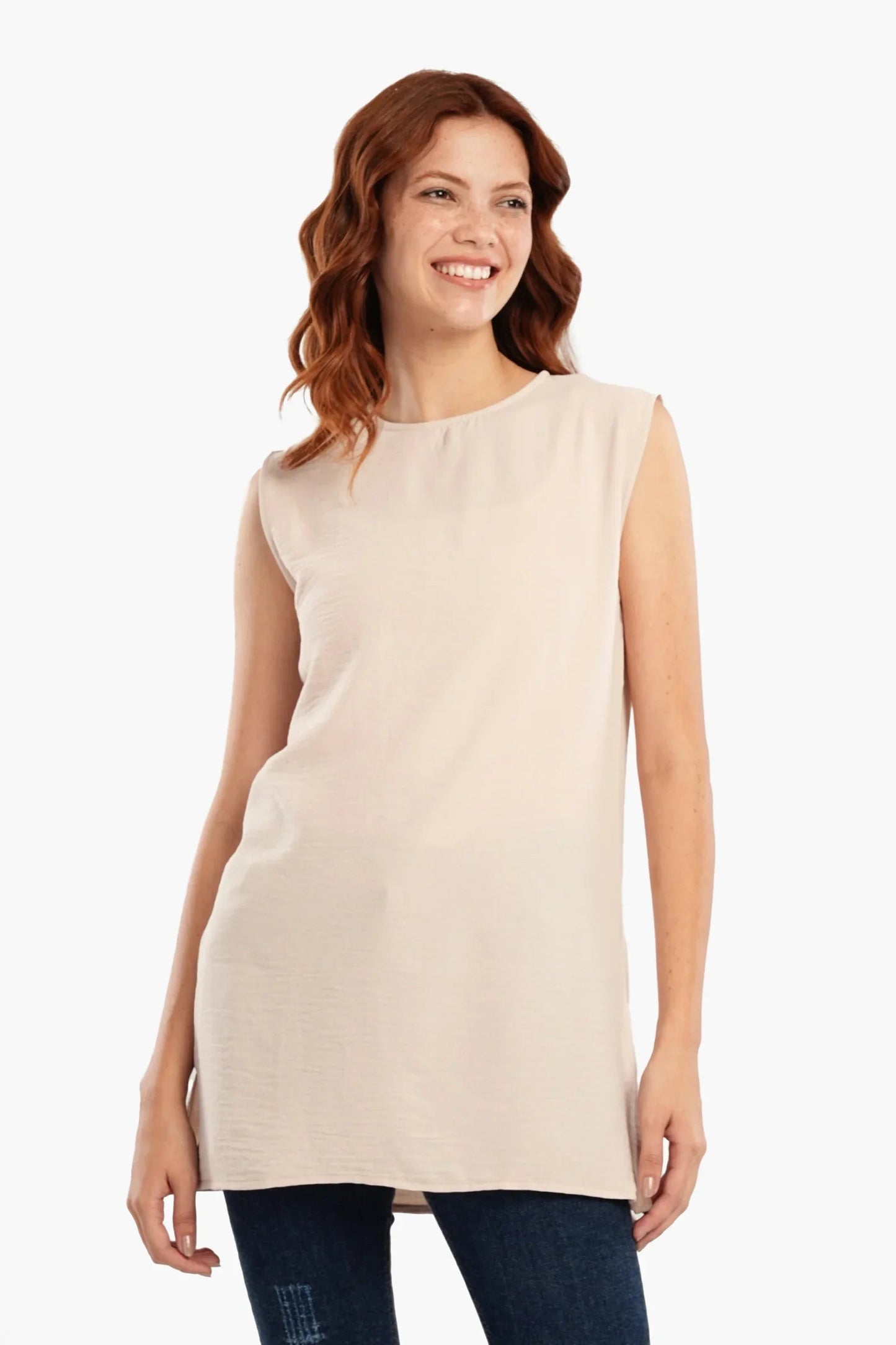 بلوزة طويلة بدون اكمام برقبة دائرية - Carinasaudi.com