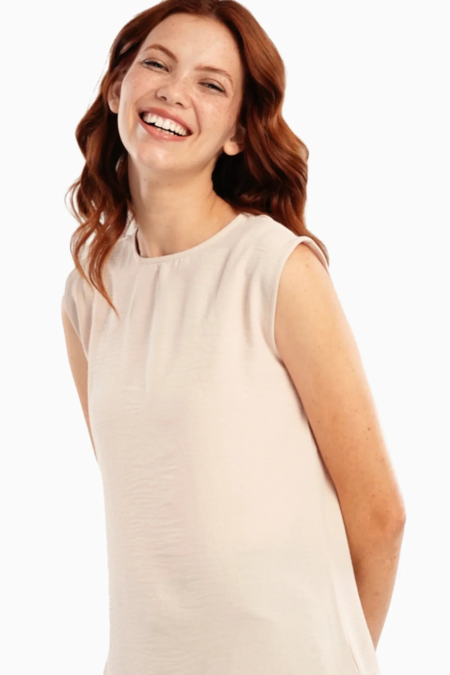 بلوزة طويلة بدون اكمام برقبة دائرية - Carinasaudi.com