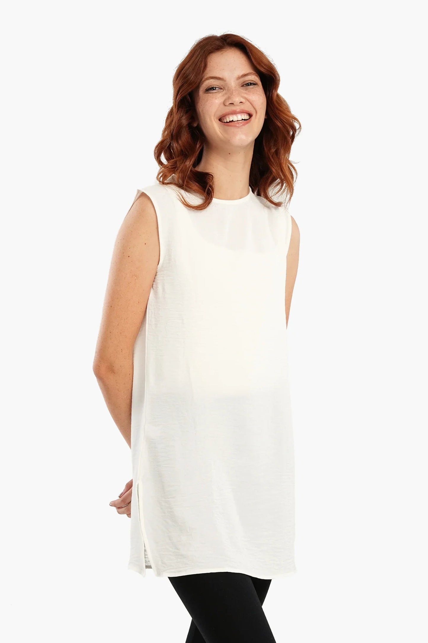 بلوزة طويلة بدون اكمام برقبة دائرية - Carinasaudi.com