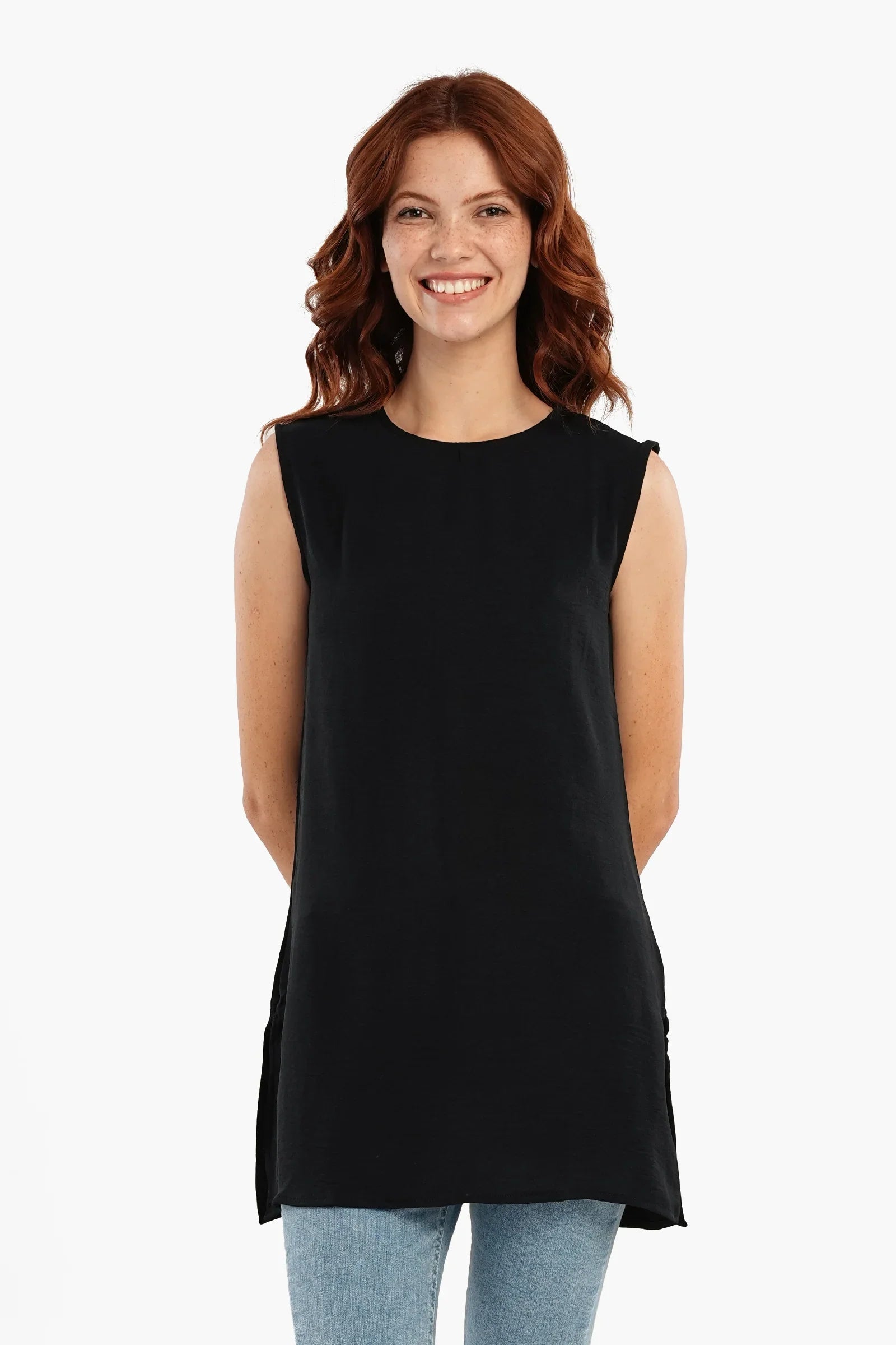 بلوزة طويلة بدون اكمام برقبة دائرية - Carinasaudi.com