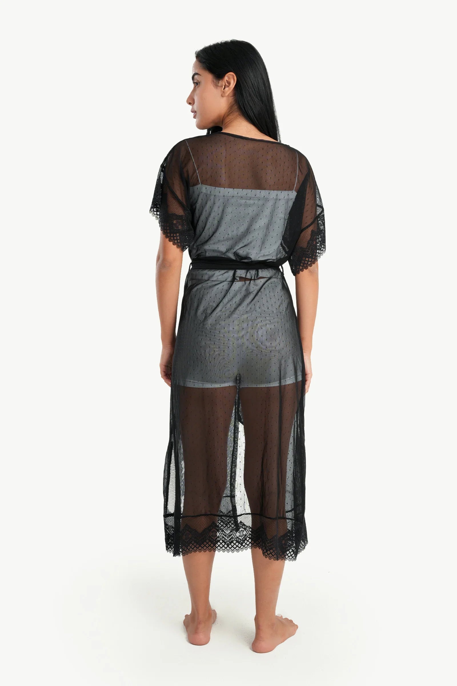 روب طويل اورجانزا مزين بدانتيل - Carinasaudi.com