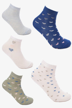 Set of five women’s ankle socks in pastel colors with heart patterns on a white background