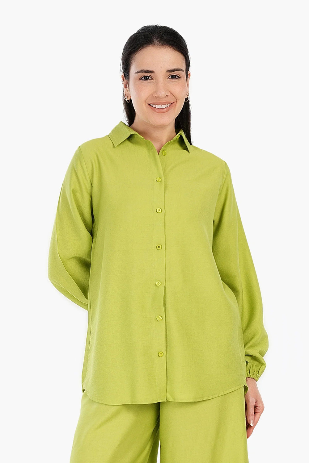Long-sleeved linen shirt with elastic cuffs