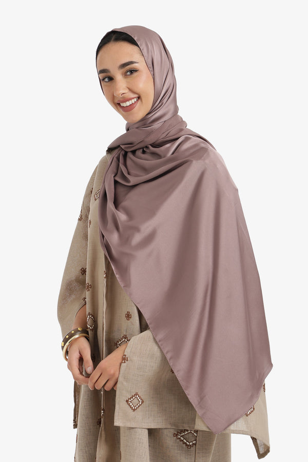 إيشارب ساتان لامع