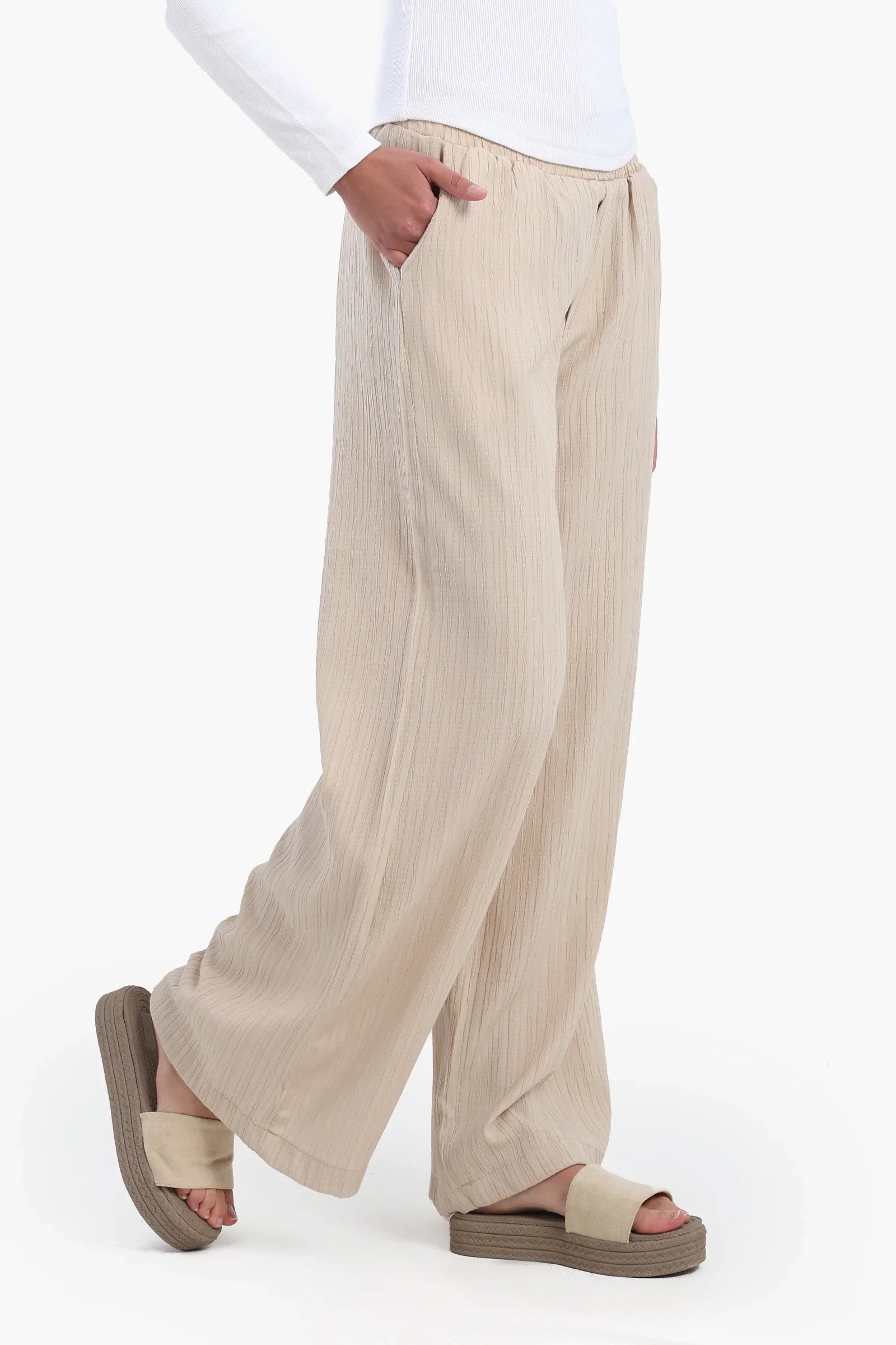 بنطال بخصر عالي و بقصة ساق واسعة - Carinasaudi.com