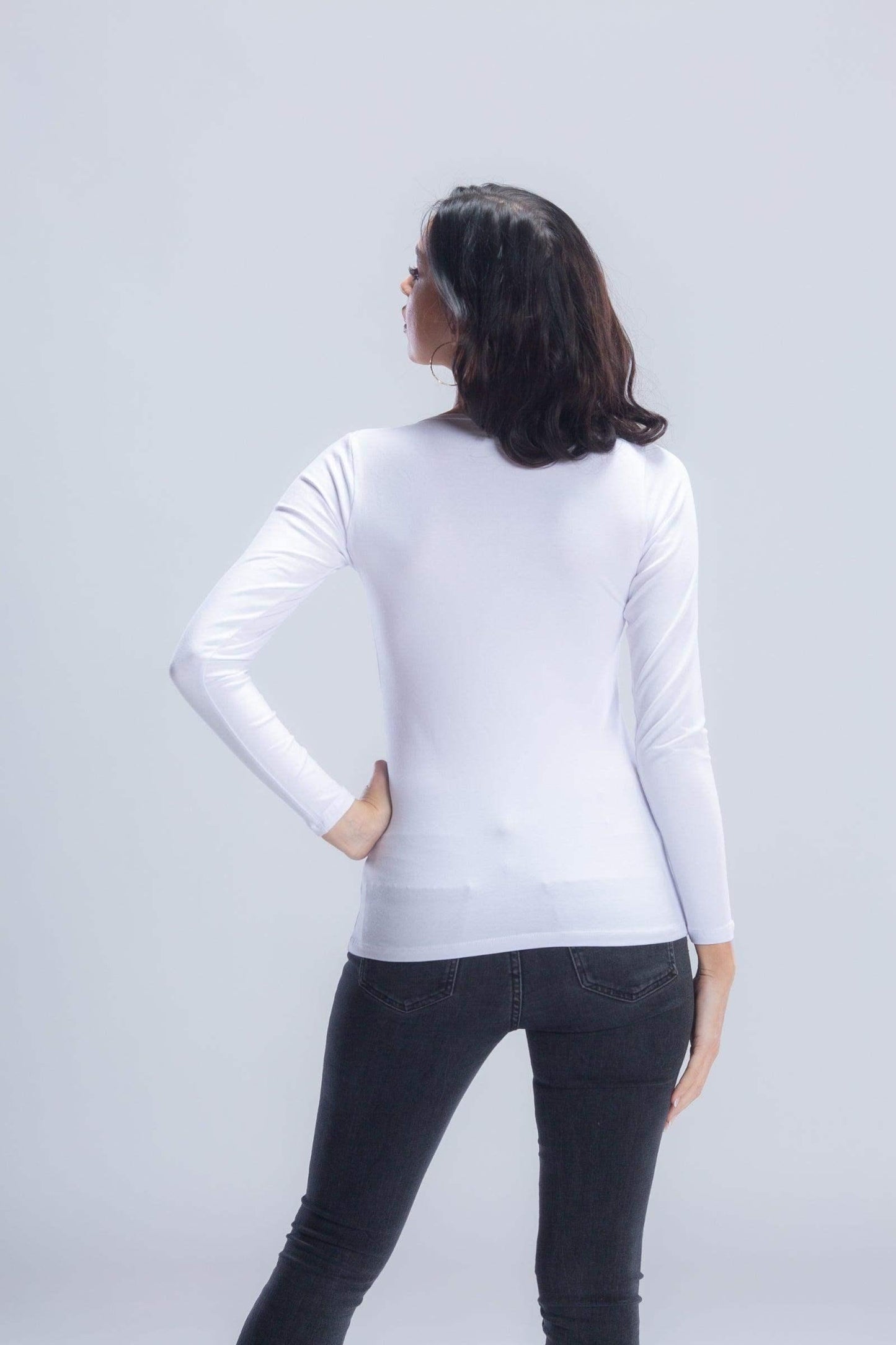 بلوزة قطنية برقبة دائرية - Carinasaudi.com