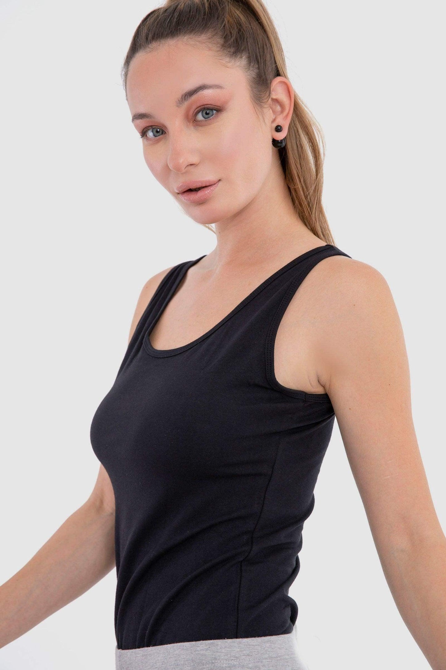 بلوزة قطنية بدون اكمام - Carinasaudi.com