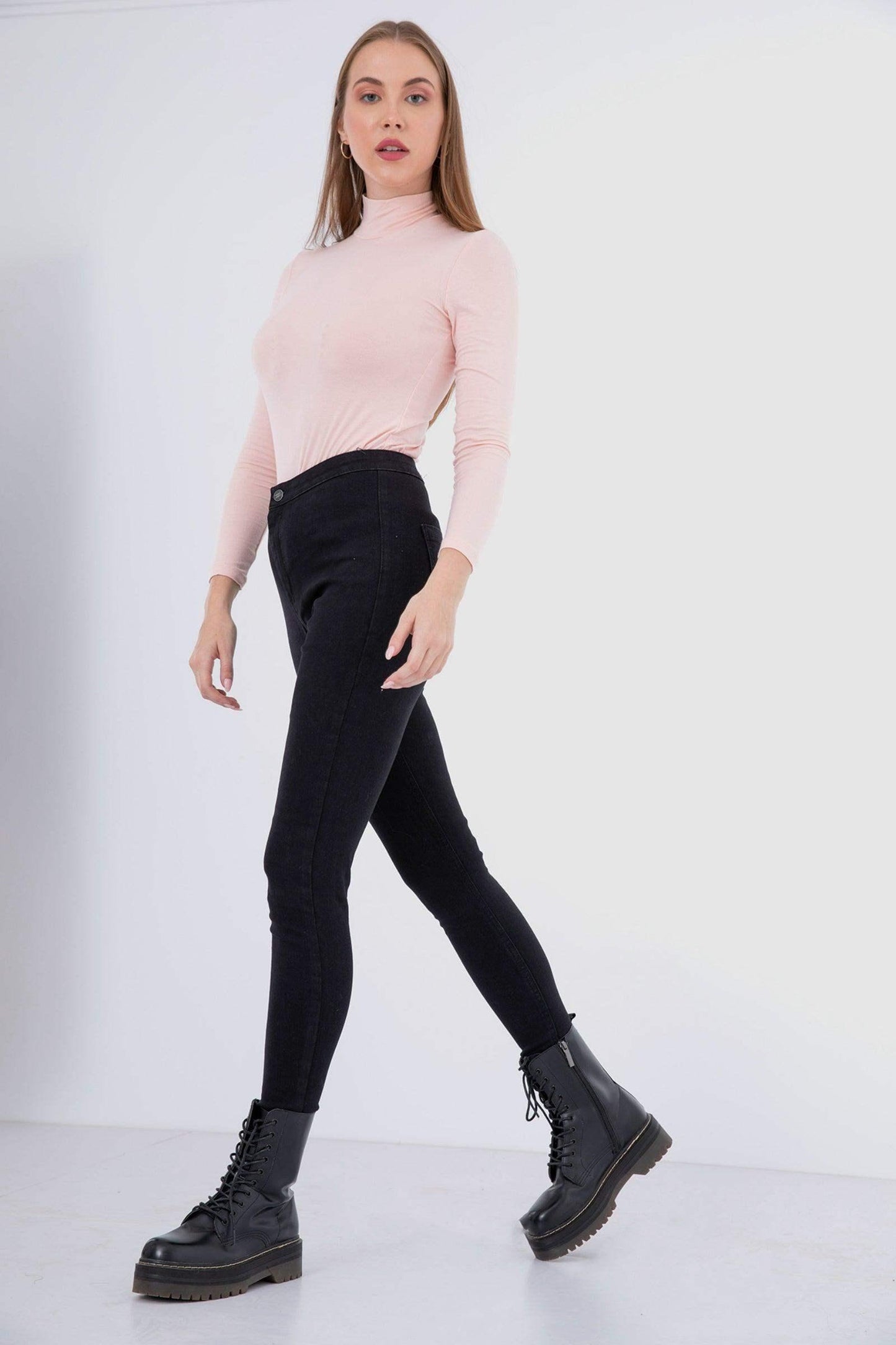 بلوزة باكمام طويلة برقبة عالية - Carinasaudi.com