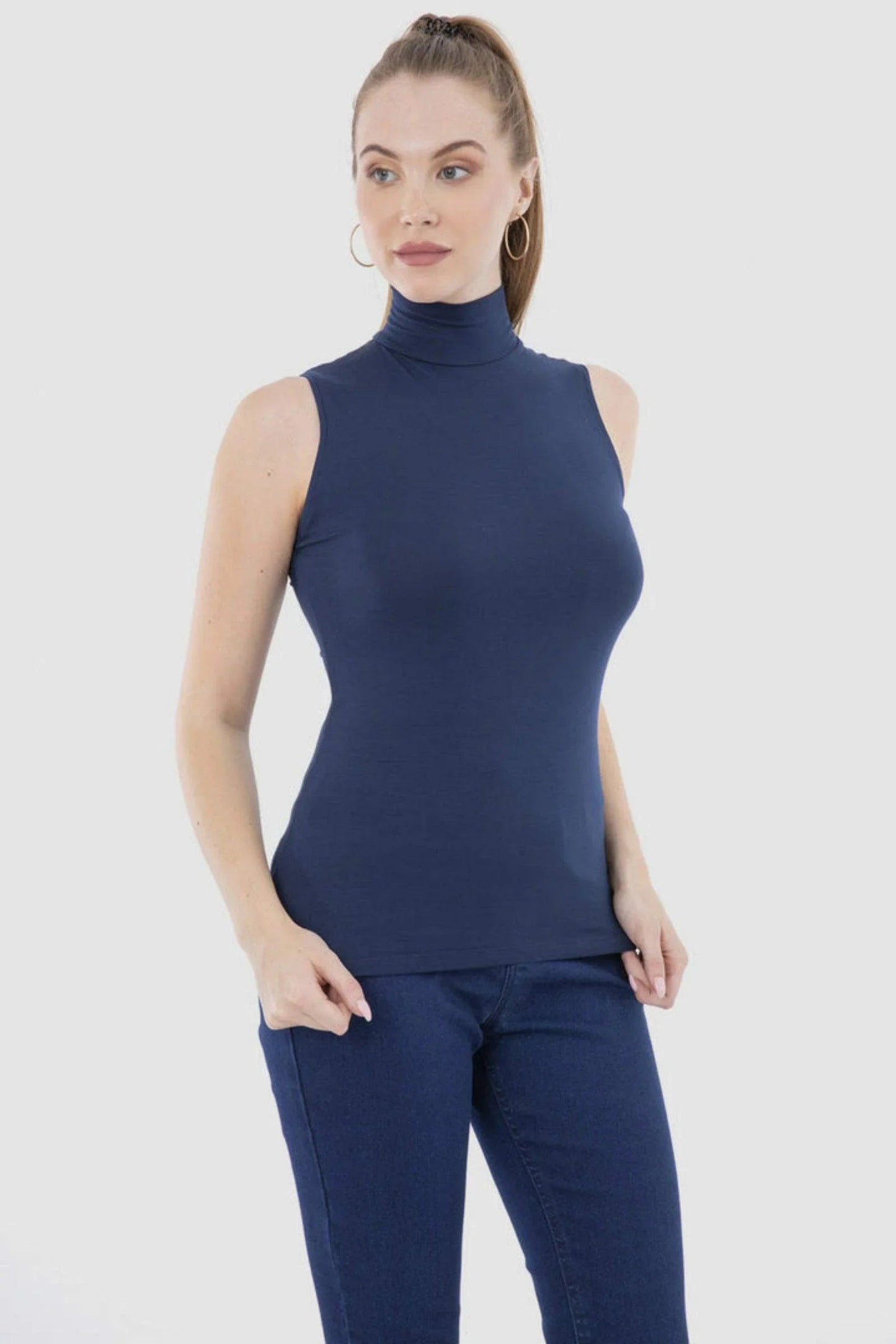 بلوزة بدون أكمام بياقة عالية - Carinasaudi.com