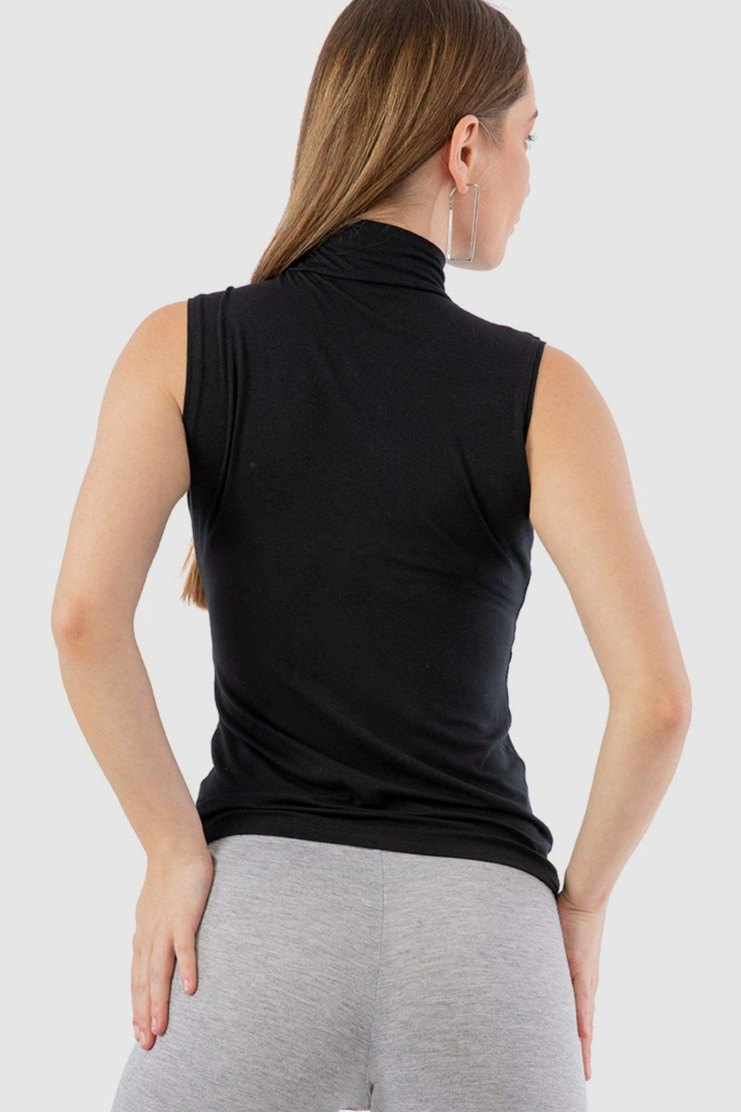 بلوزة بدون أكمام بياقة عالية - Carinasaudi.com