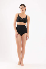 صدرية غير مبطنة بتفاصيل دانتيل - Carinasaudi.com