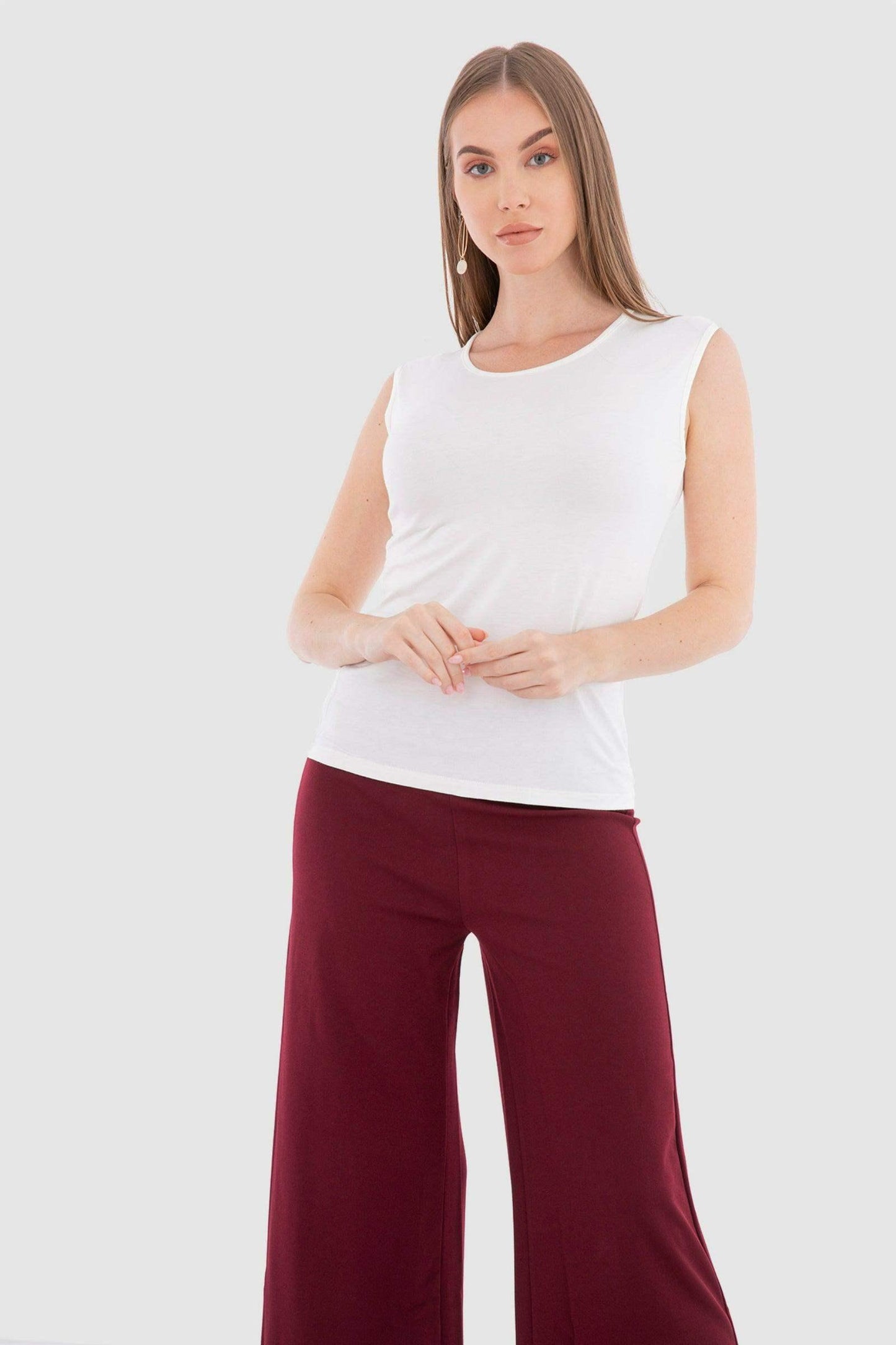 بلوزة بدون أكمام برقبة دائرية - Carinasaudi.com