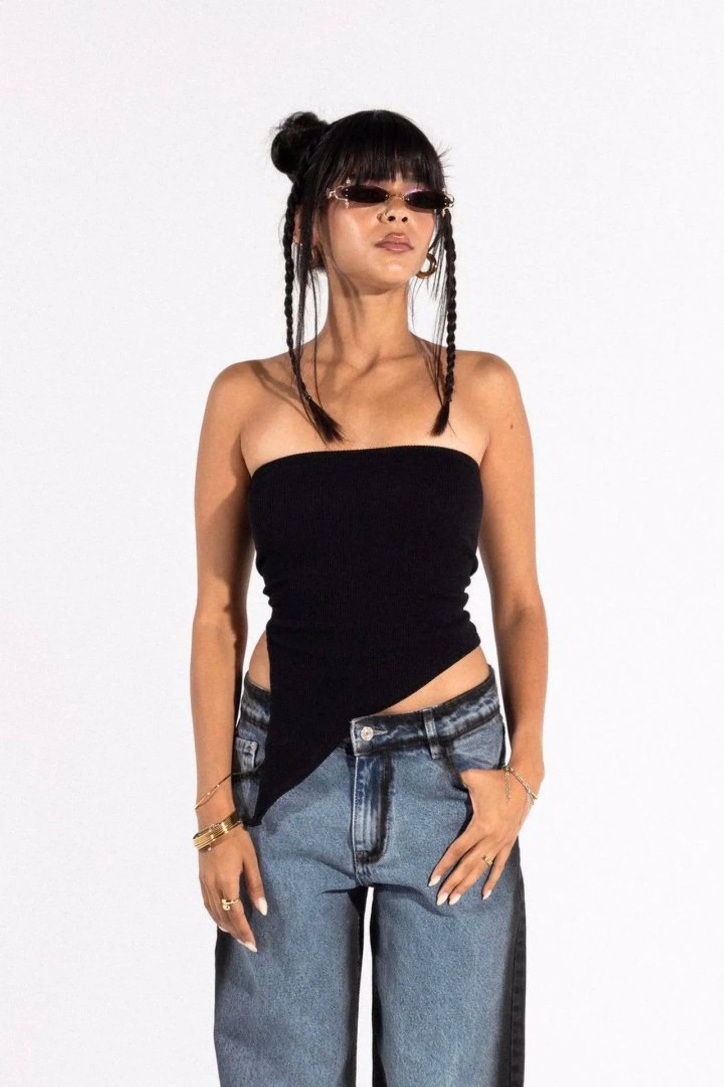 بلوزة بدون اكمام  بحواف غير متماثلة - Carinasaudi.com